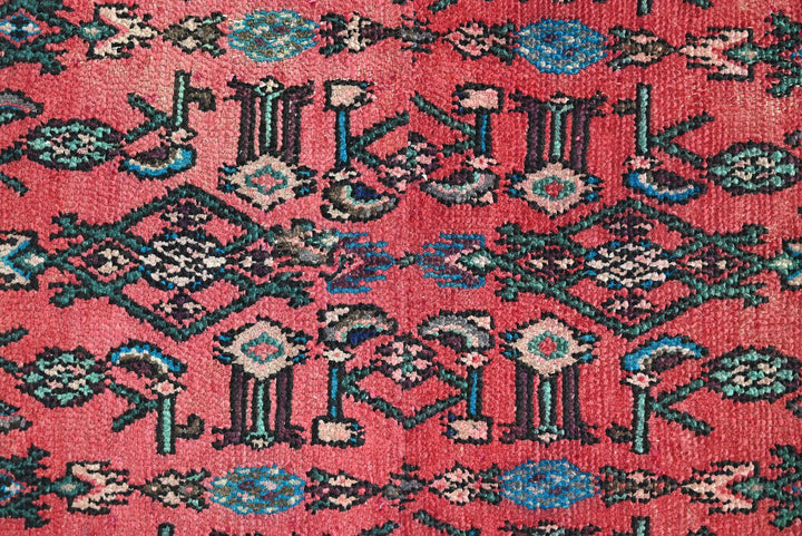 red Accent rug 3' 4" x 6' 6"