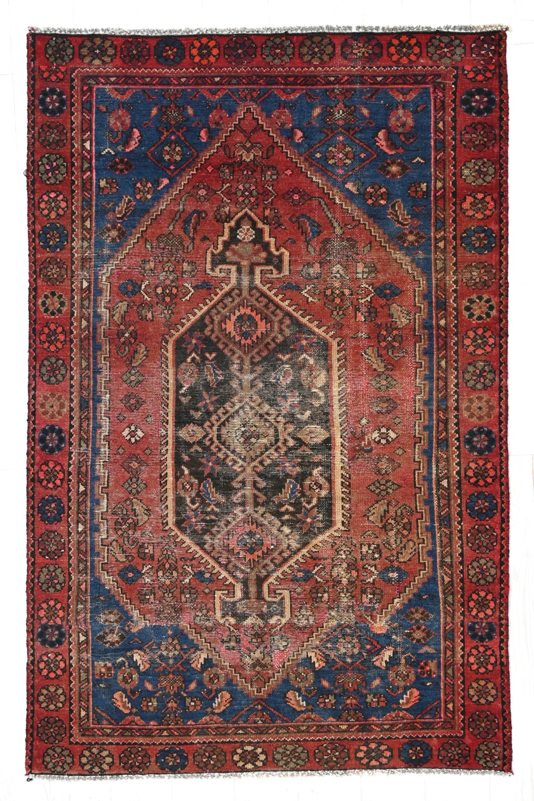red Accent rug 3' 8" x 5' 7"