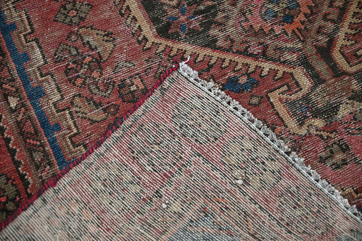 red Accent rug 3' 8" x 5' 7"