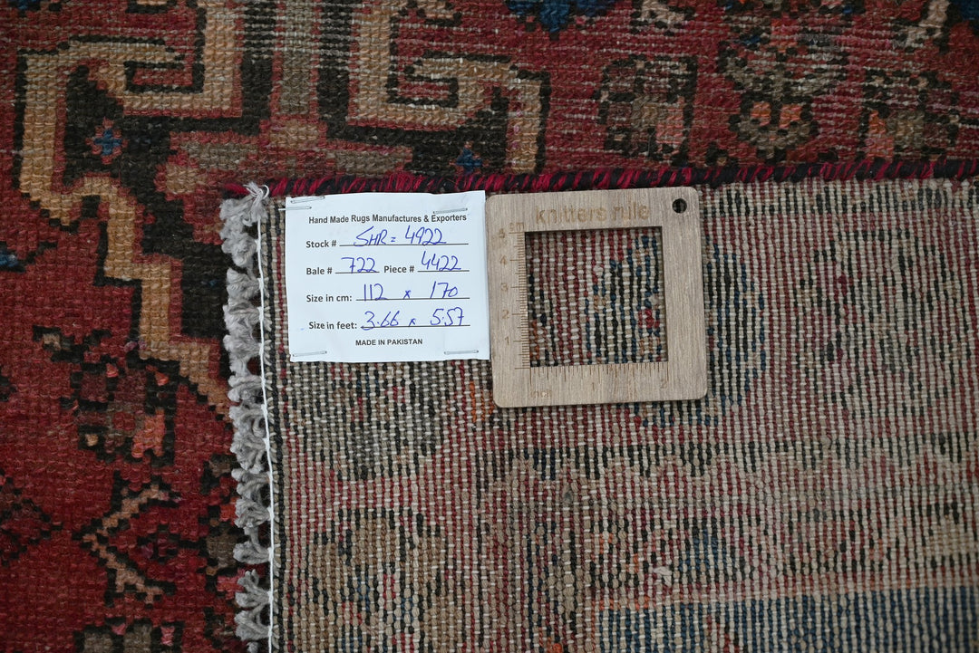 red Accent rug 3' 8" x 5' 7"