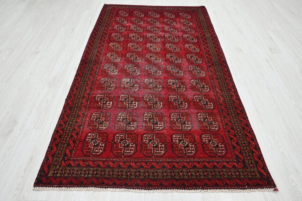 red Medium rug 4' 1" x 7' 8"