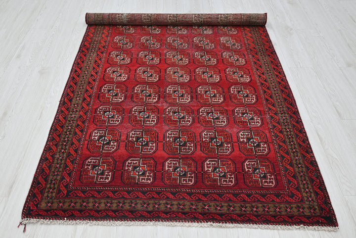 red Medium rug 4' 1" x 7' 8"