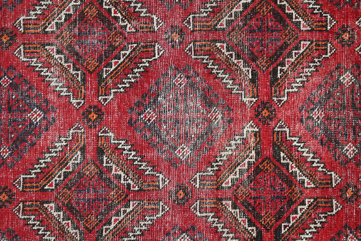 red Accent rug 3' 9" x 6' 5"