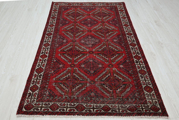 red Accent rug 3' 9" x 6' 5"