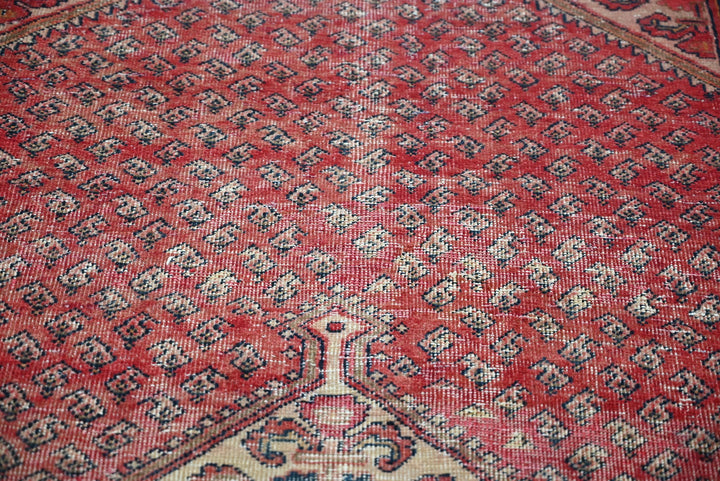 red Medium rug 4' 1" x 6' 9"