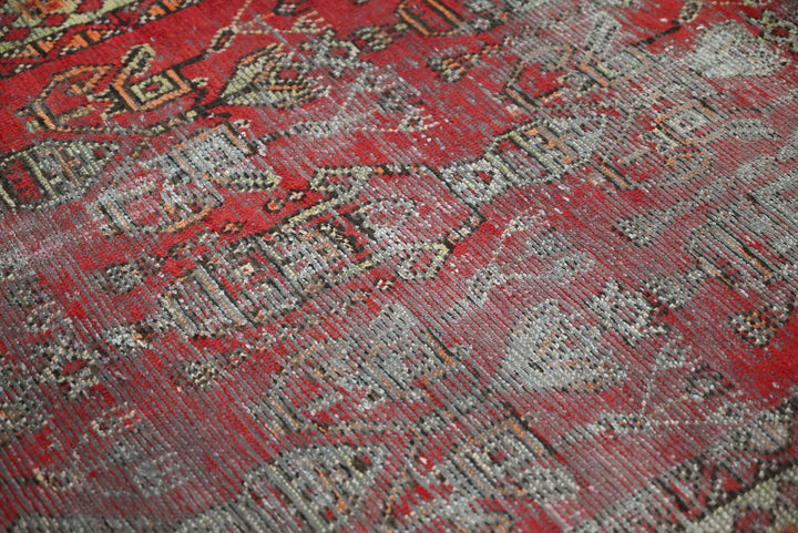 red Accent rug 3' 8" x 6' 4"