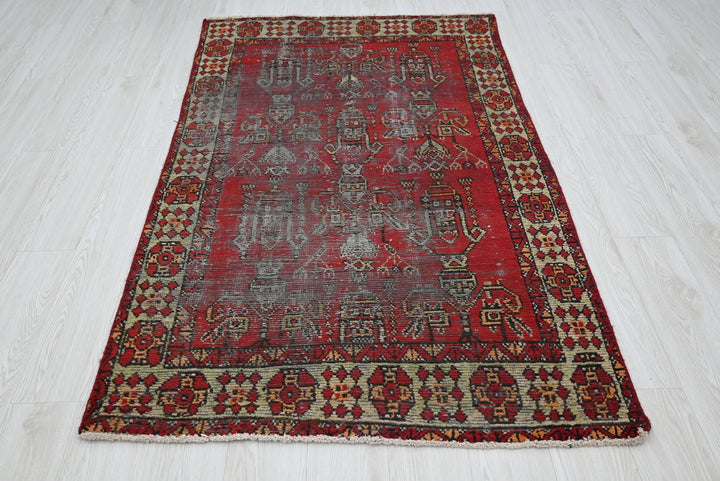 red Accent rug 3' 8" x 6' 4"