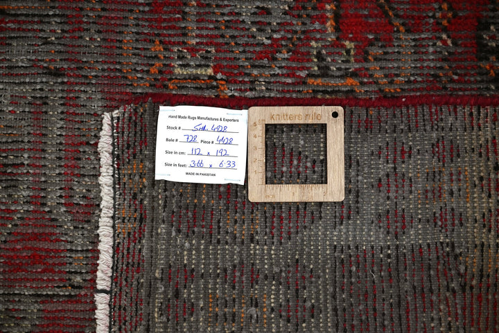 red Accent rug 3' 8" x 6' 4"
