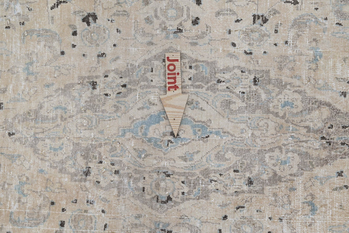 brown Medium rug 4' 0" x 8' 9"