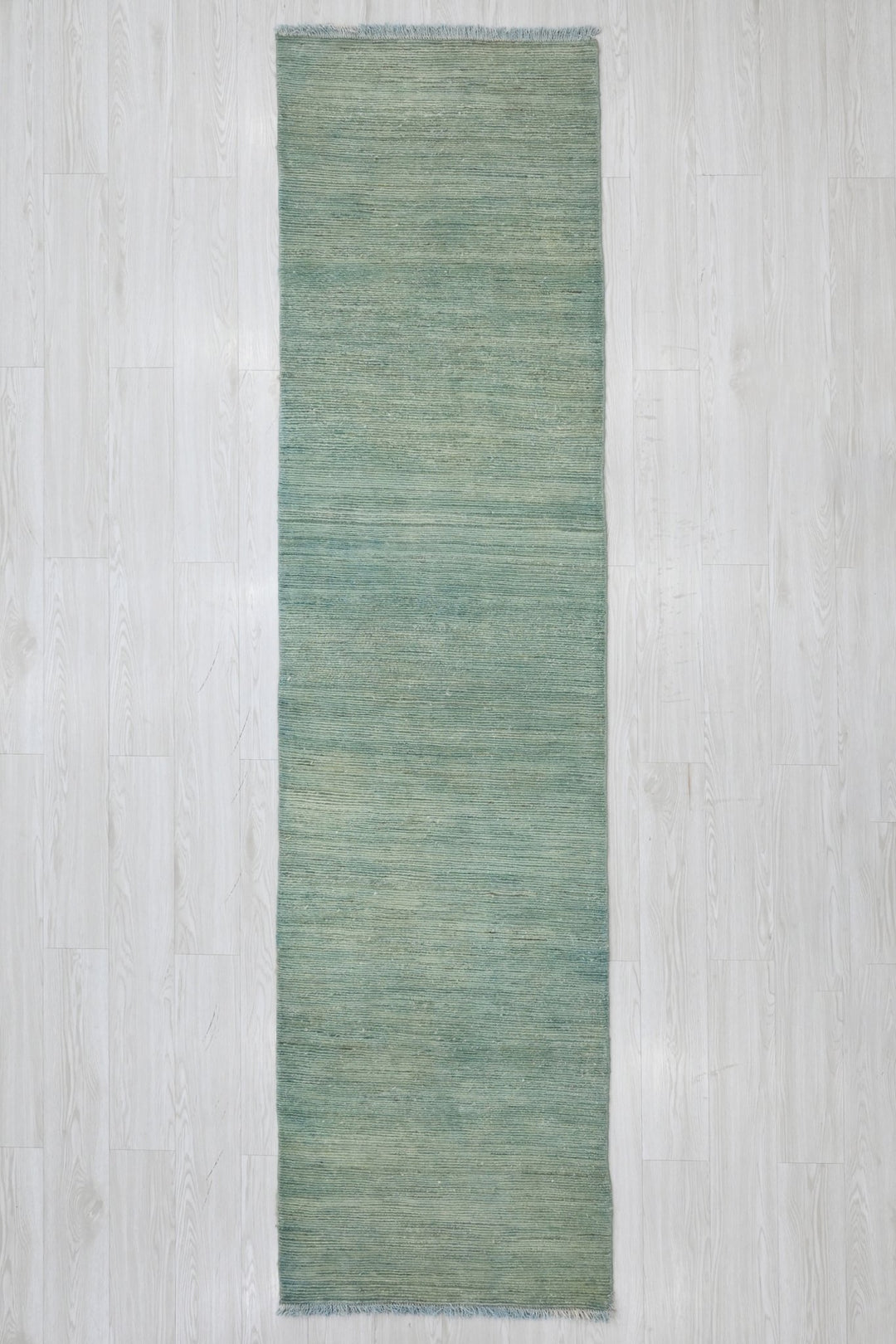 green Runner rug 2' 6" x 9' 8"