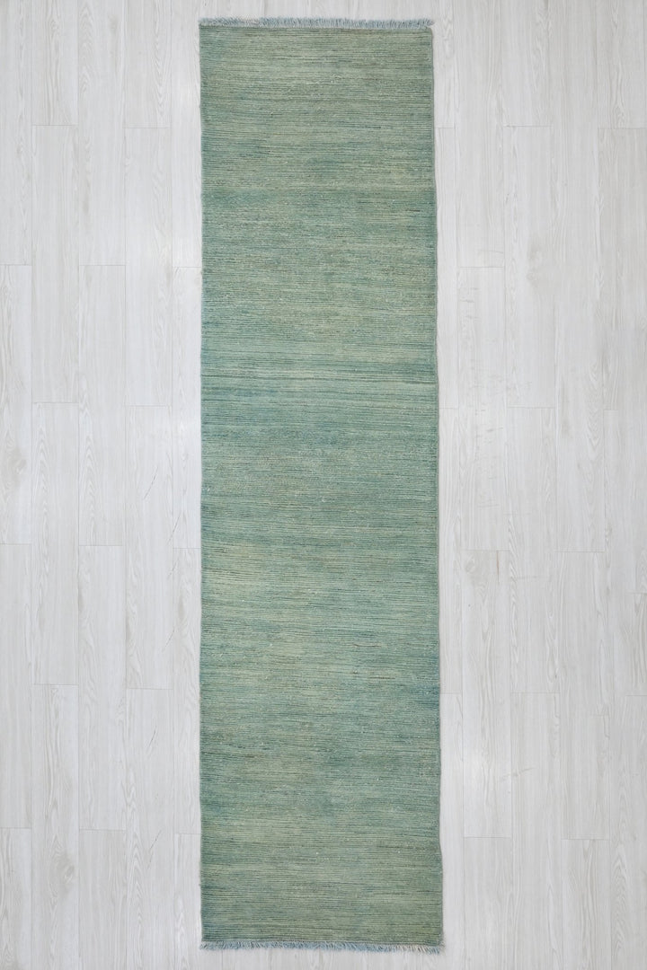 green Runner rug 2' 6" x 9' 8"