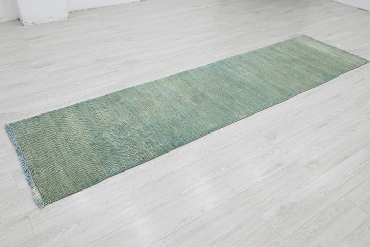 green Runner rug 2' 6" x 9' 8"