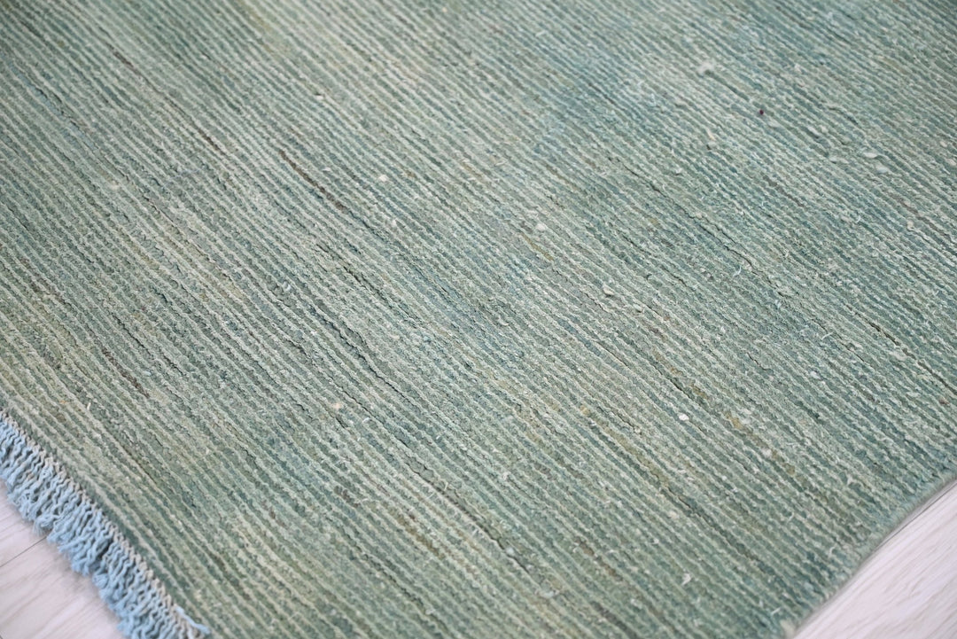 green Runner rug 2' 6" x 9' 8"