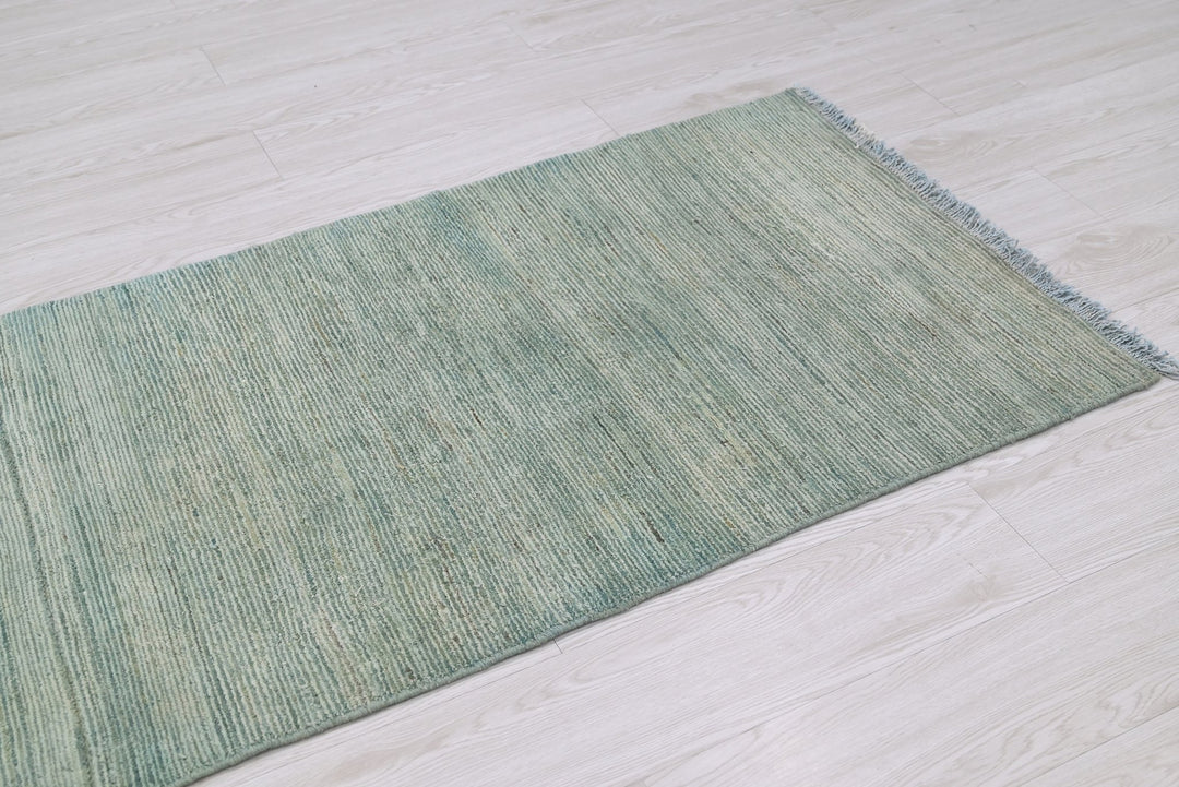 green Runner rug 2' 6" x 9' 8"