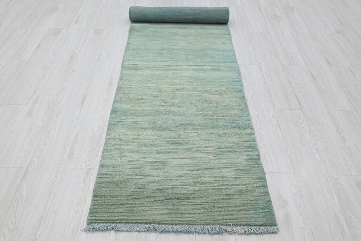 green Runner rug 2' 6" x 9' 8"