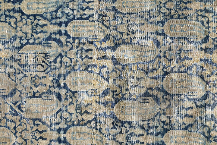 brown Accent rug 3' 4" x 5' 6"