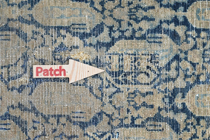 brown Accent rug 3' 4" x 5' 6"