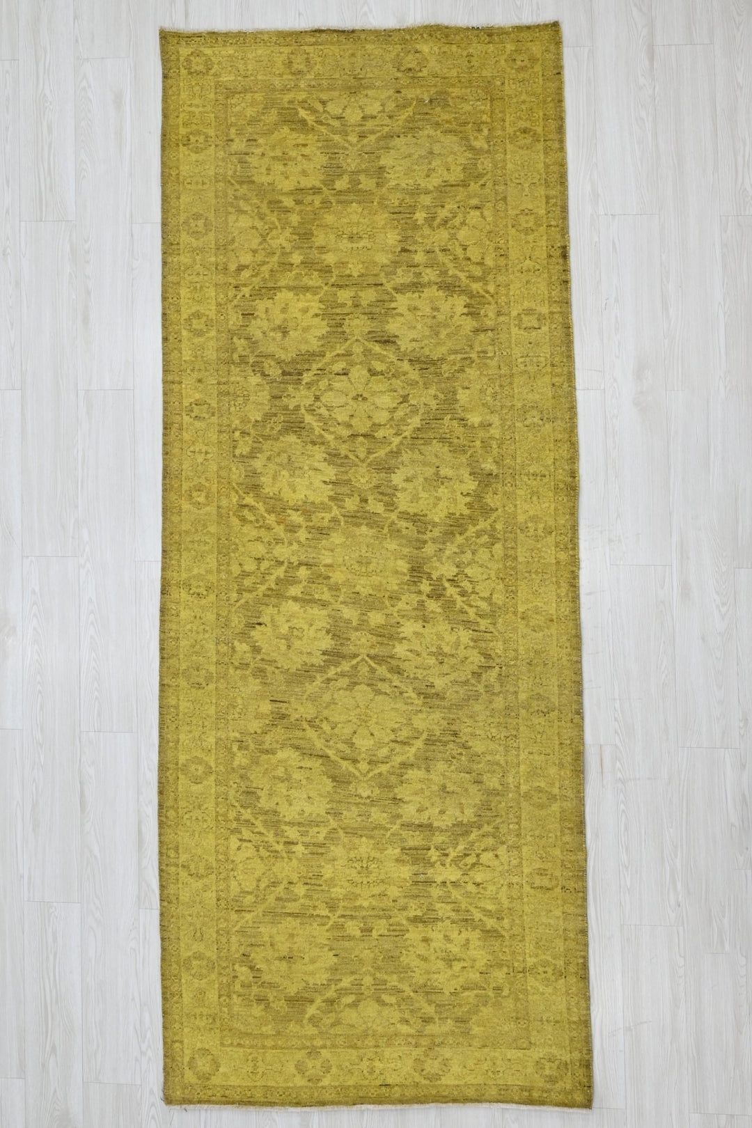 yellow Medium rug 3' 6" x 9' 3"
