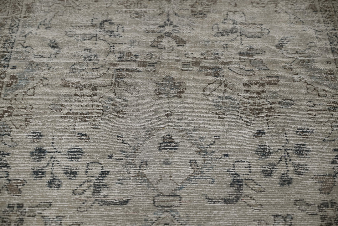 brown Runner rug 3' 5" x 9' 6"