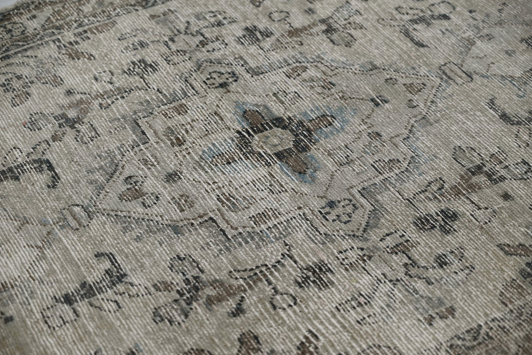 brown Runner rug 3' 5" x 9' 6"