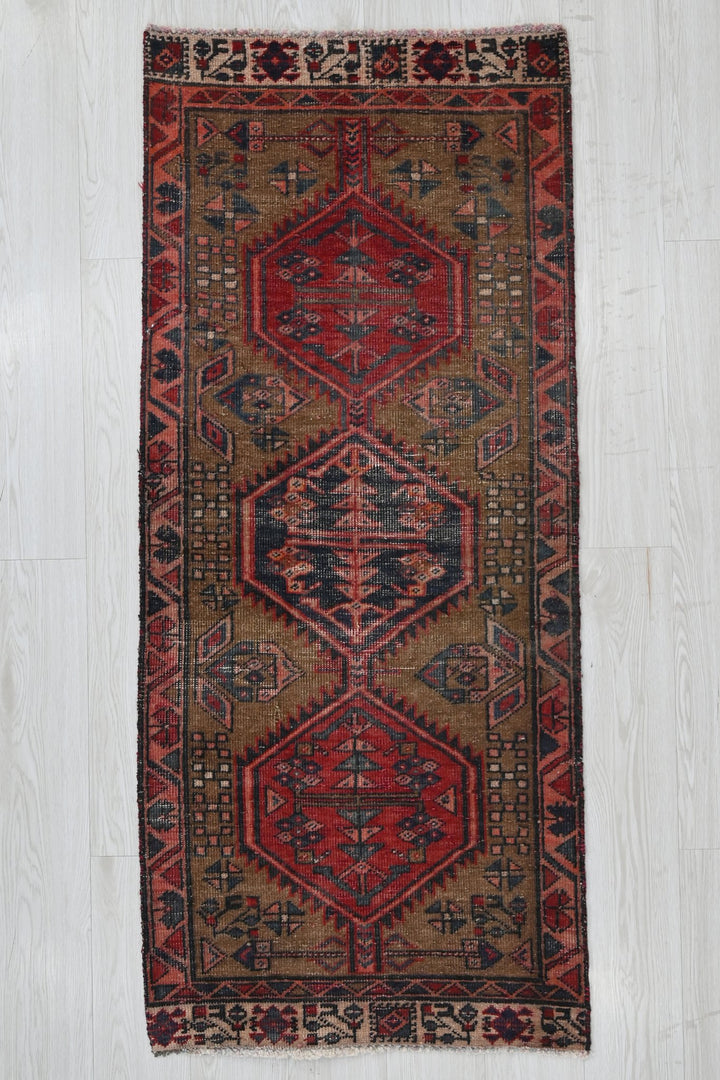 brown Runner rug 2' 2" x 5' 0"