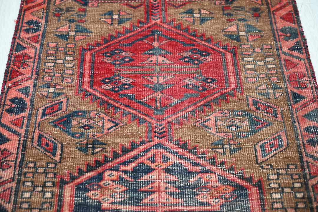 brown Runner rug 2' 2" x 5' 0"