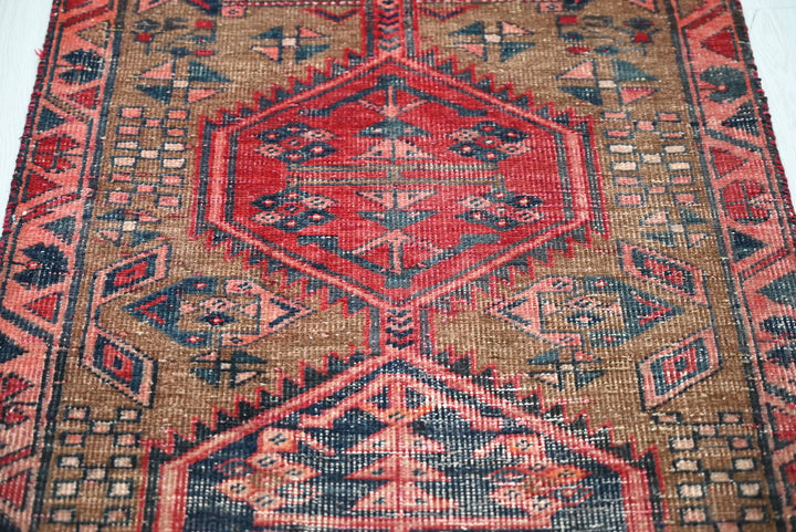 brown Runner rug 2' 2" x 5' 0"