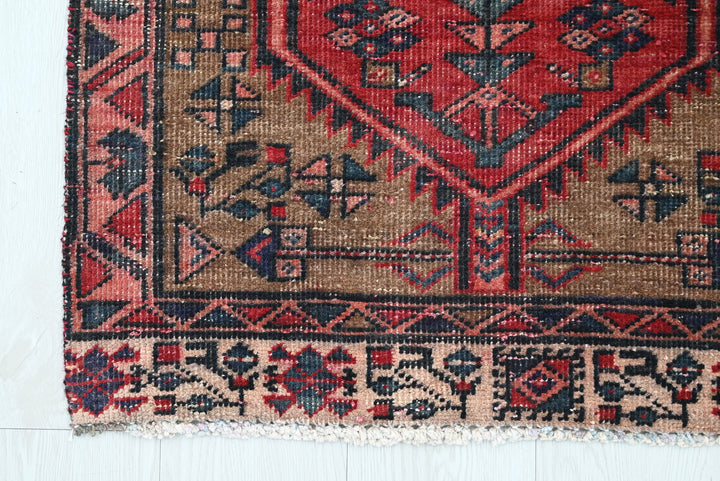 brown Runner rug 2' 2" x 5' 0"
