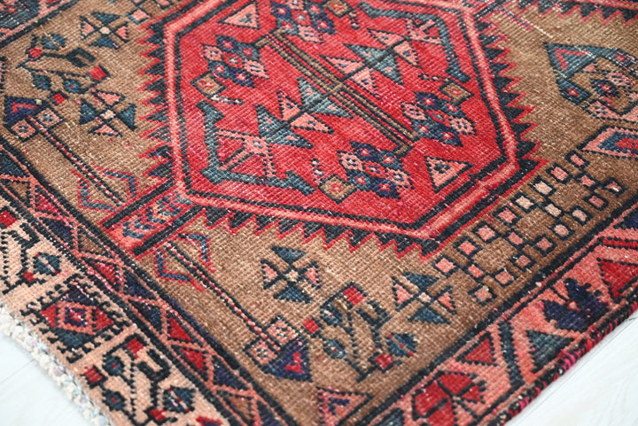 brown Runner rug 2' 2" x 5' 0"