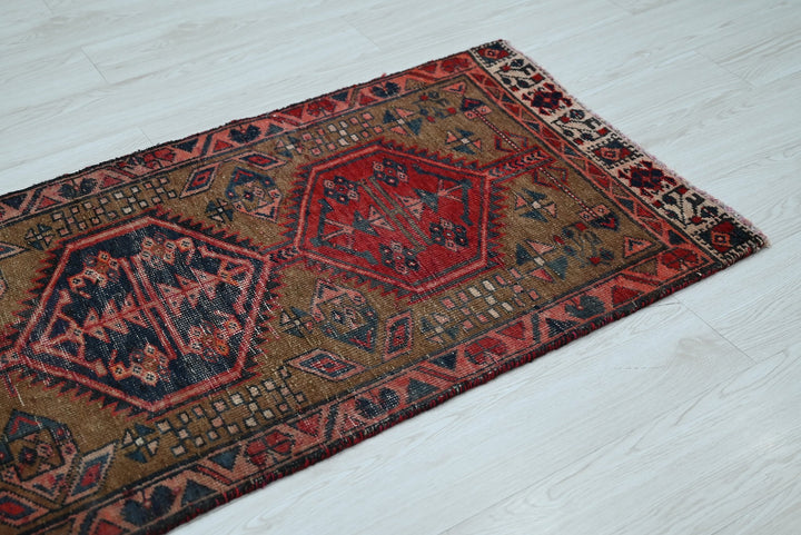 brown Runner rug 2' 2" x 5' 0"