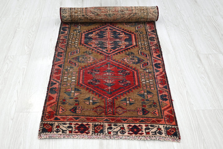 brown Runner rug 2' 2" x 5' 0"