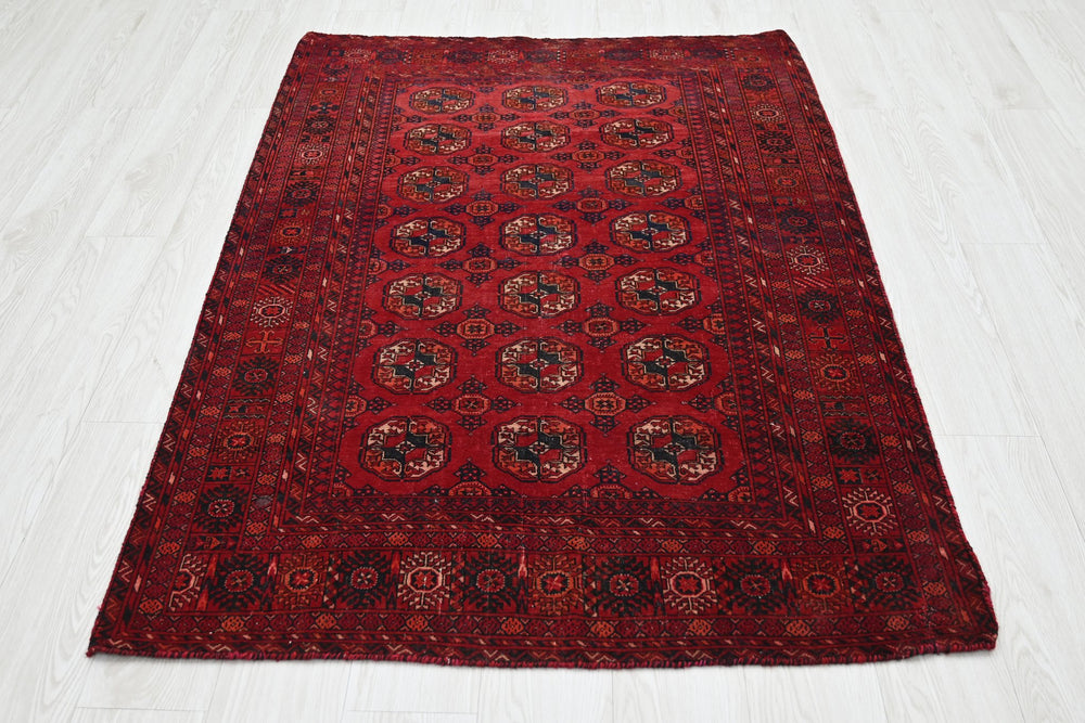 red Accent rug 3' 8" x 5' 3"