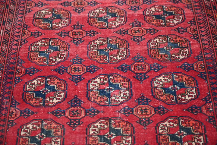 red Accent rug 3' 8" x 5' 3"