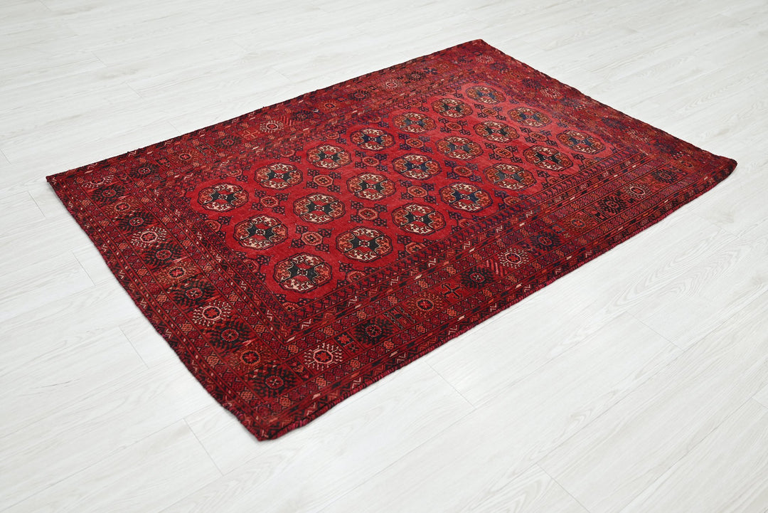 red Accent rug 3' 8" x 5' 3"