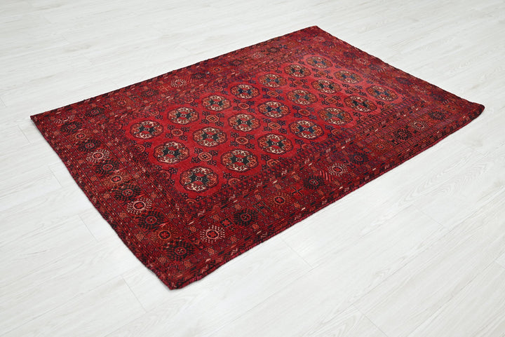 red Accent rug 3' 8" x 5' 3"