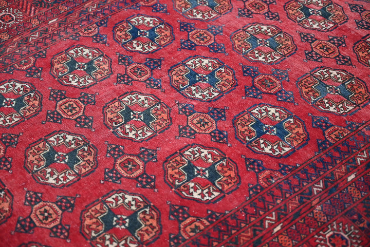 red Accent rug 3' 8" x 5' 3"
