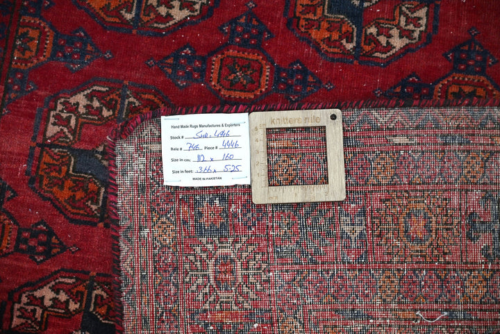 red Accent rug 3' 8" x 5' 3"