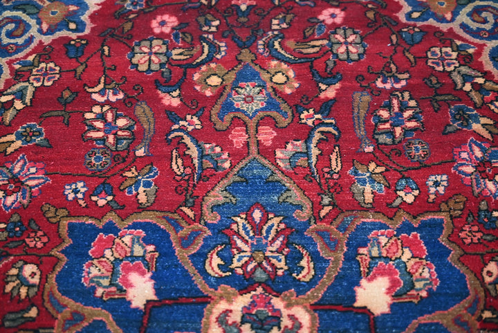red Accent rug 3' 2" x 6' 0"