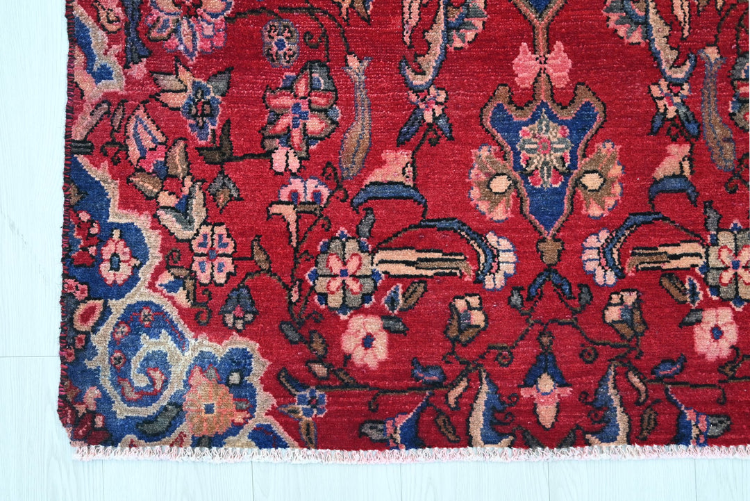 red Accent rug 3' 2" x 6' 0"