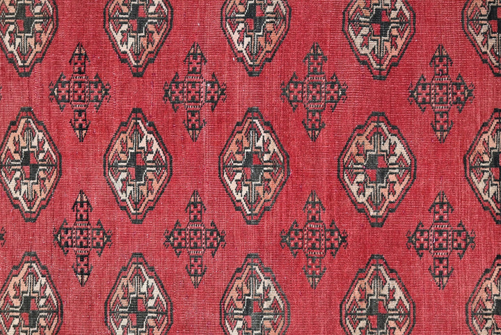 red Accent rug 3' 1" x 3' 9"