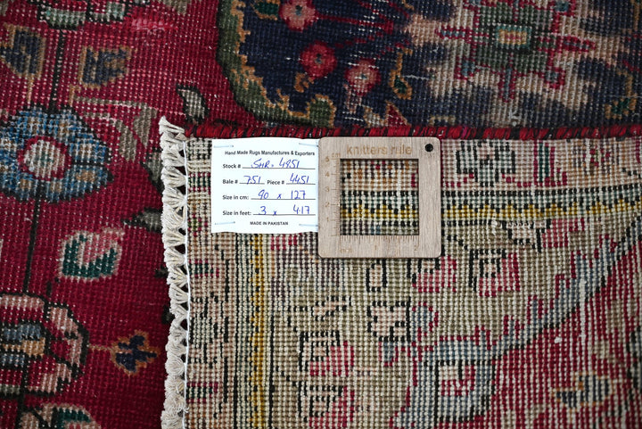 red Accent rug 2' 11" x 4' 2"
