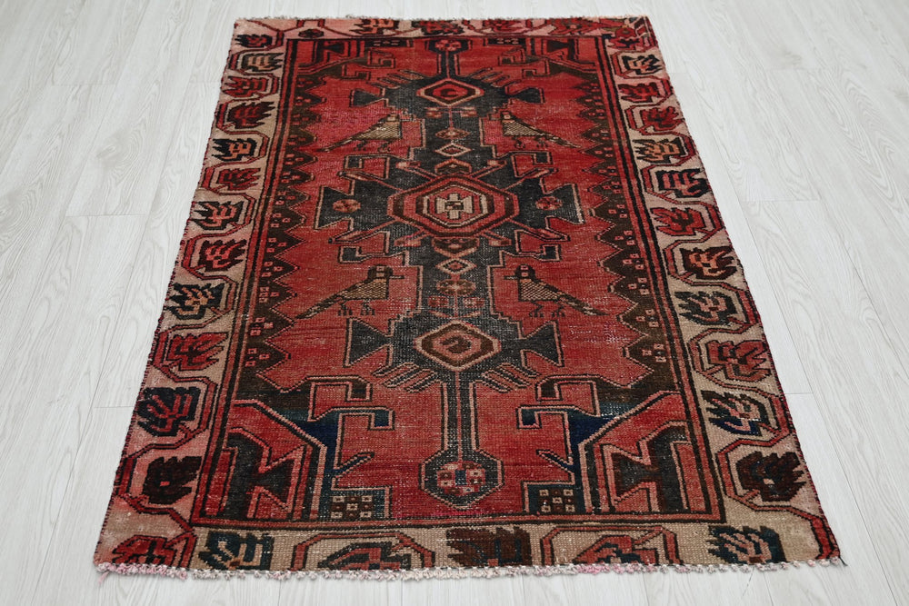 red Accent rug 3' 1" x 4' 9"