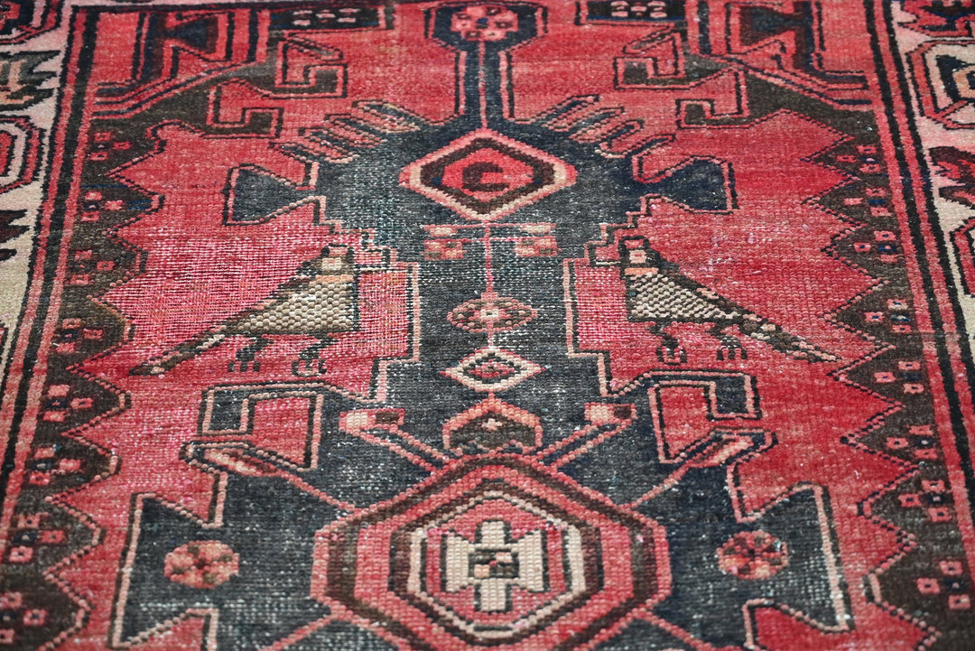 red Accent rug 3' 1" x 4' 9"