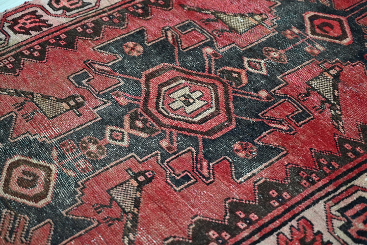 red Accent rug 3' 1" x 4' 9"