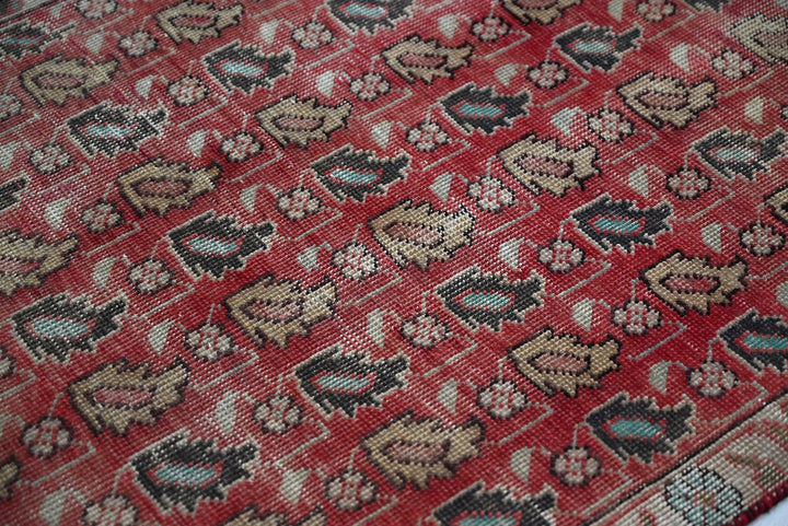 red Accent rug 2' 10" x 4' 2"