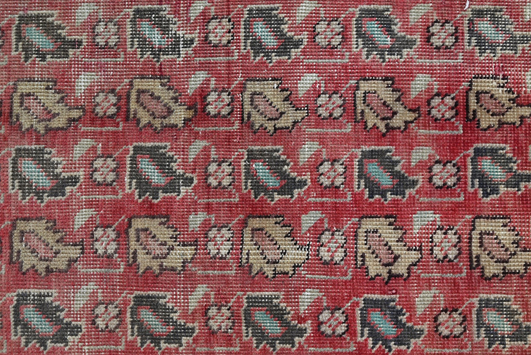 red Accent rug 2' 10" x 4' 2"