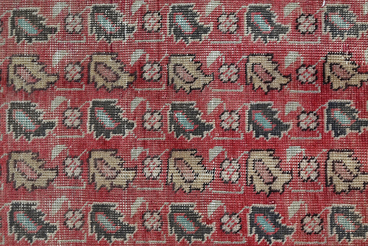 red Accent rug 2' 10" x 4' 2"