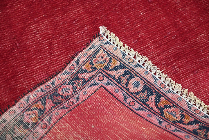 red Accent rug 2' 10" x 4' 1"