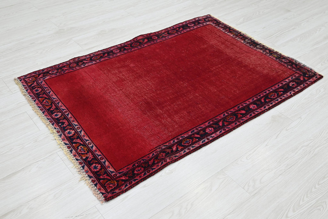 red Accent rug 2' 10" x 4' 1"