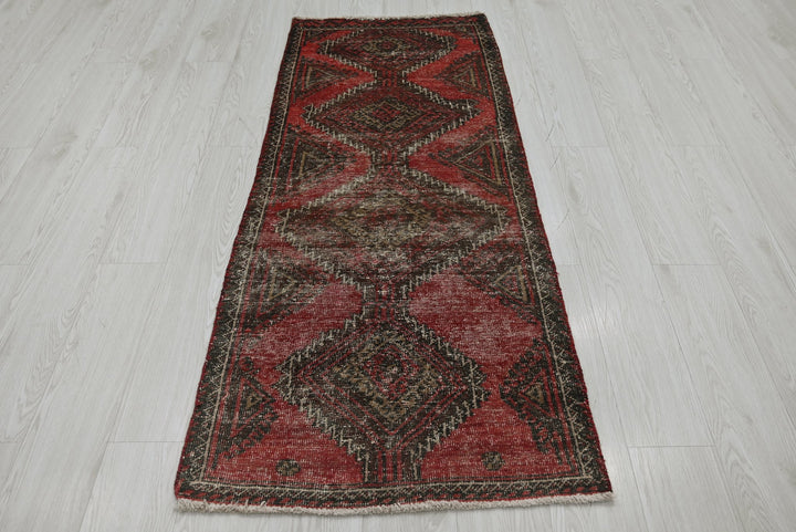 red Runner rug 2' 3" x 5' 10"
